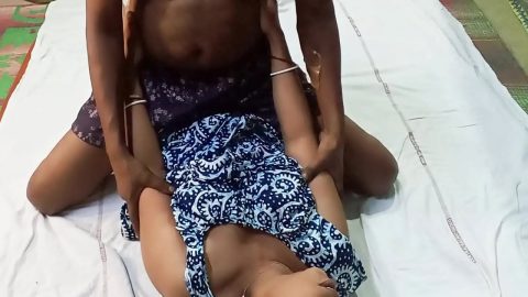 https://www.sexvideocom.net/video/he-fucked-the-girl-hard-in-her-bed/