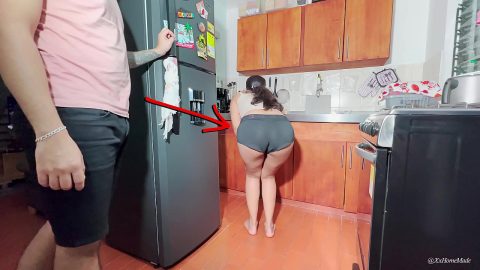 https://www.sexvideocom.net/video/he-fucked-the-woman-who-worked-in-the-kitchen/